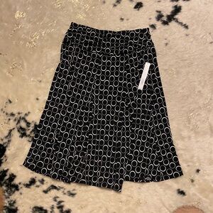 NWT 🏷️ Black and White Geometrical Pattern Stretchy Skirt 🖤 90s Vibes-Size Small